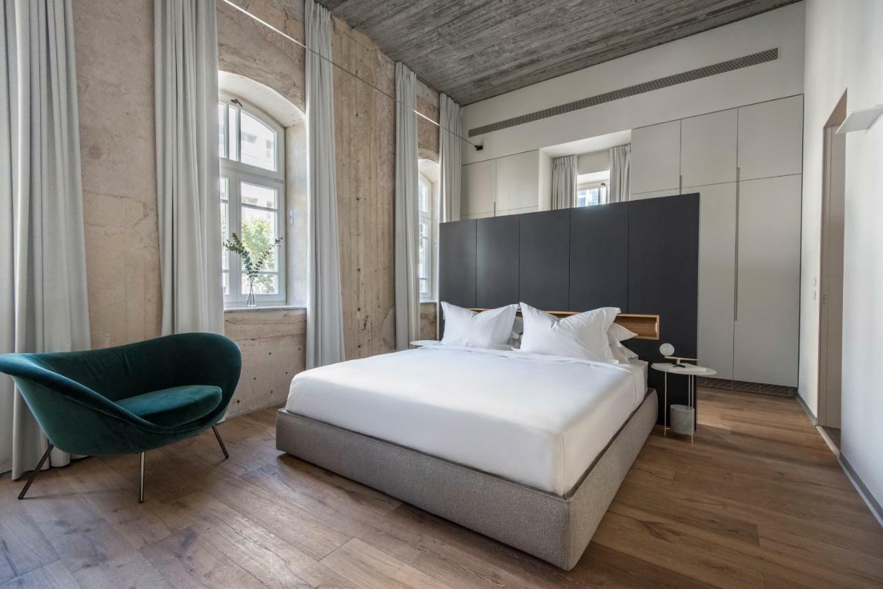 The Levee Hotel เทลอาวีฟ ภายนอก รูปภาพ